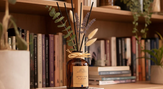 Warm Minimalism & Reed Diffusers: Less Clutter, More Autumn Calm